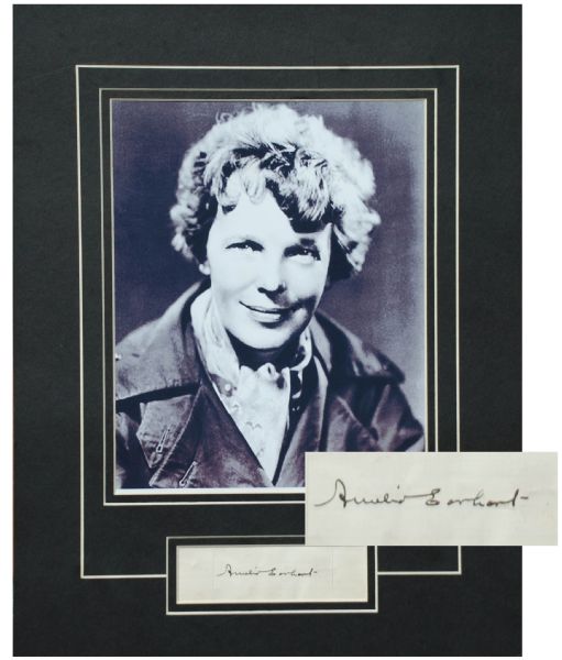 Amelia Earhart Signature with Photo