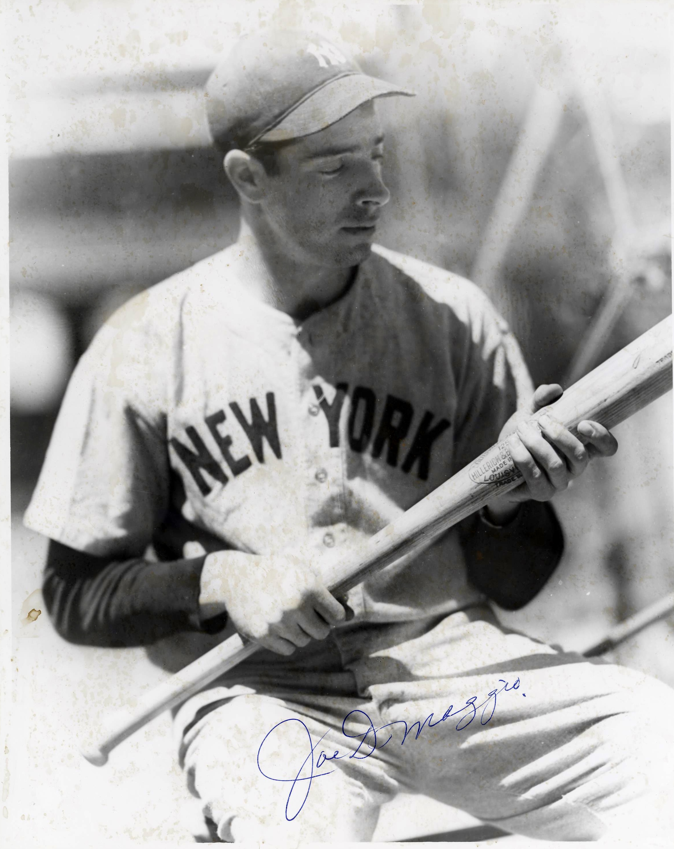 Lot Detail - Joe DiMaggio Signed B&W 8x10 Photo