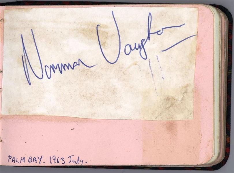 The Beatles:. Autographs of John Lennon, Paul McCartney and George Harrison and more 60's Groups