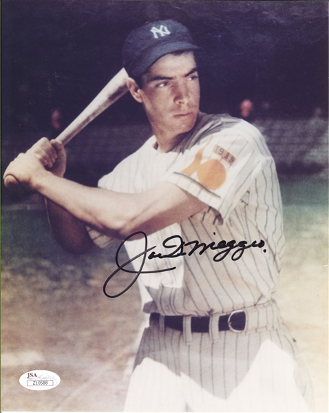 Joe DiMaggio Signed B&W 8x10 Photo 