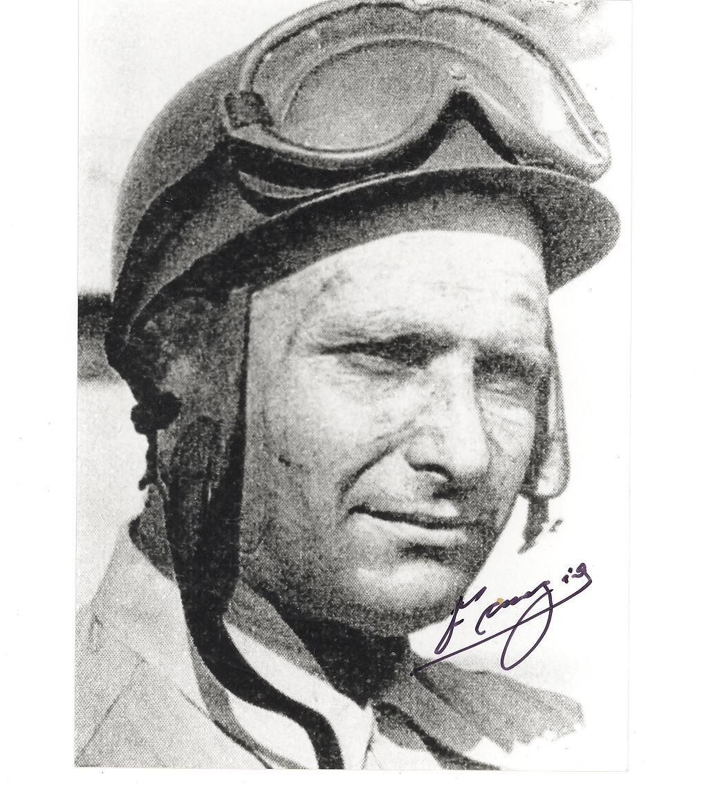Хуан мануэль фанхио. Хуан Фанхио. Juan Manuel Fangio. Фанхио гонщик. Хуан-Мануэль Фанхио Chevrolet 1940.
