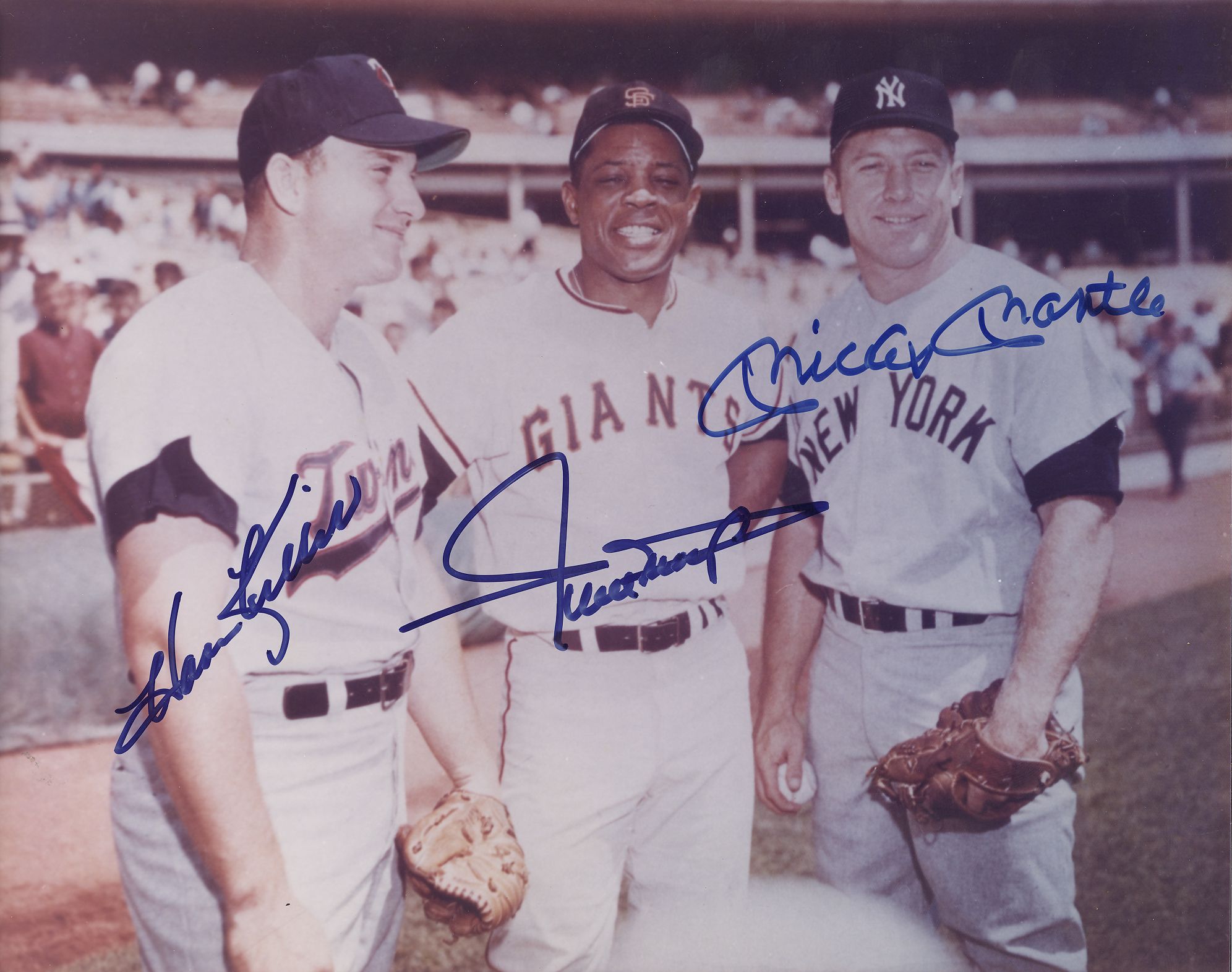August 9, 1971: Willie Mays and Harmon Killebrew delight Twins fans in  exhibition – Society for American Baseball Research
